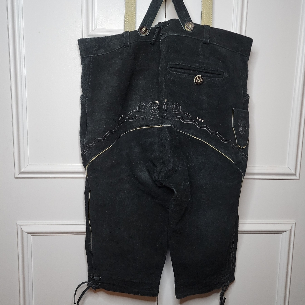 Authentic German Men’s Black Suede Lederhosen with Suspenders – Size 54 - Picture 8 of 13